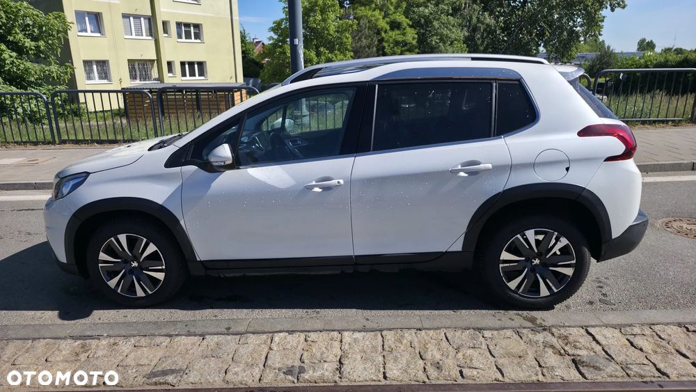 Peugeot 2008 1.2 Pure Tech Allure S&S EAT6 - 4