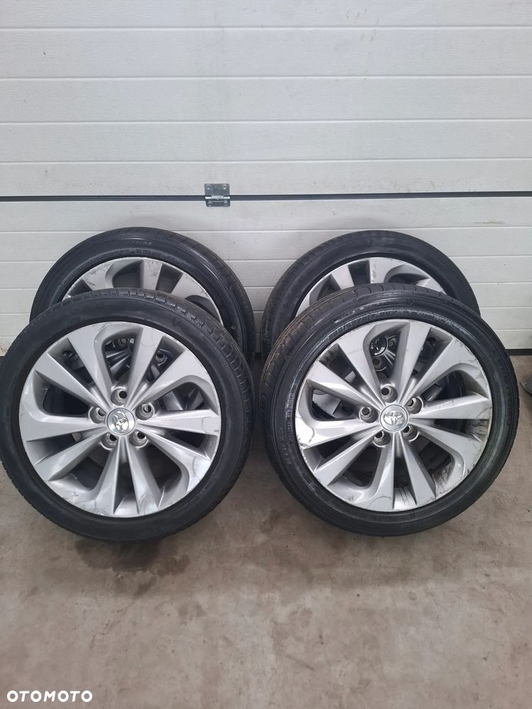TOYOTA AURIS E18 1.8 HYBRYDA HB KOLA FELGI 225/45 R17 - 1