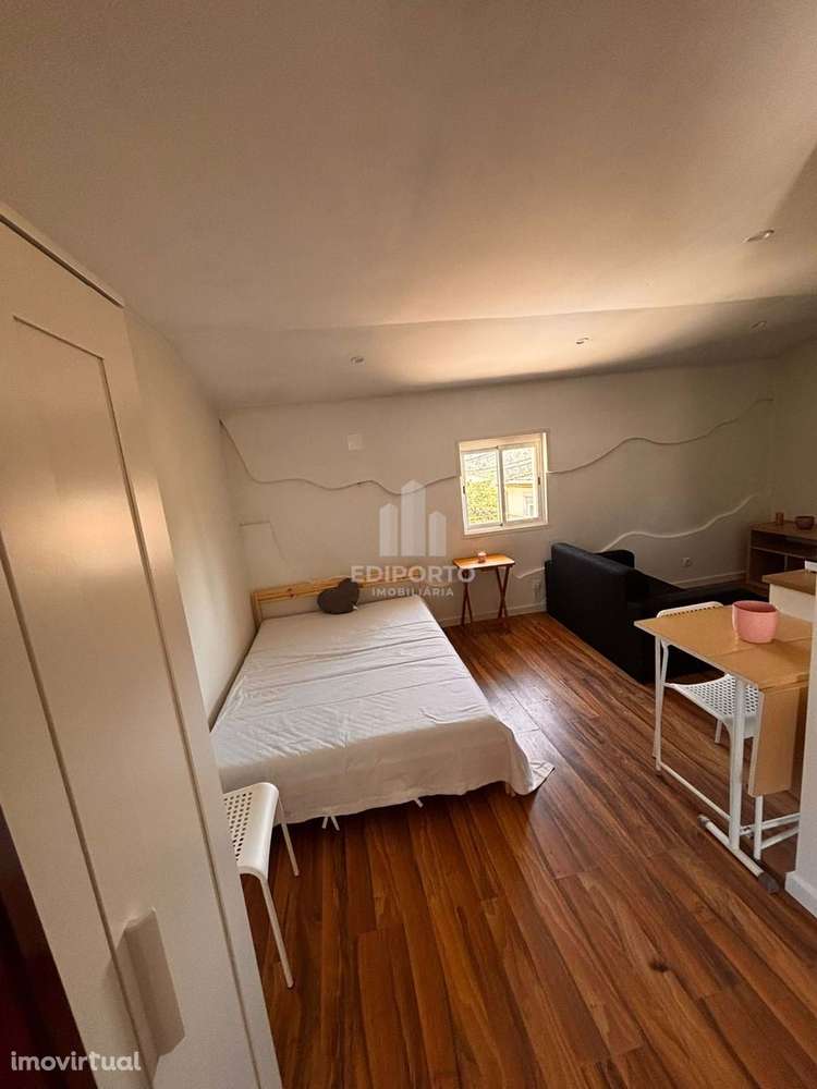 Pequena casa mobilada por 700€ mensais, com despesas de água, luz e in - Grande imagem: 3/5