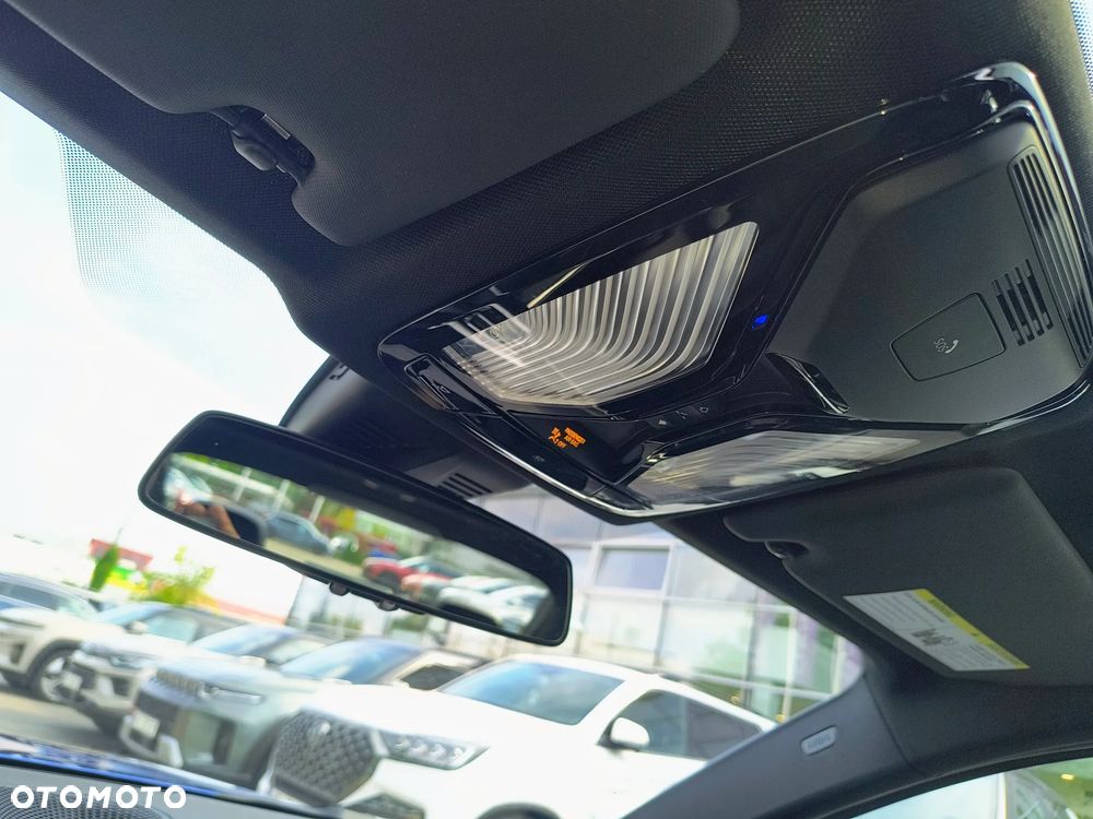 BMW Seria 3 330i xDrive M Sport - 39