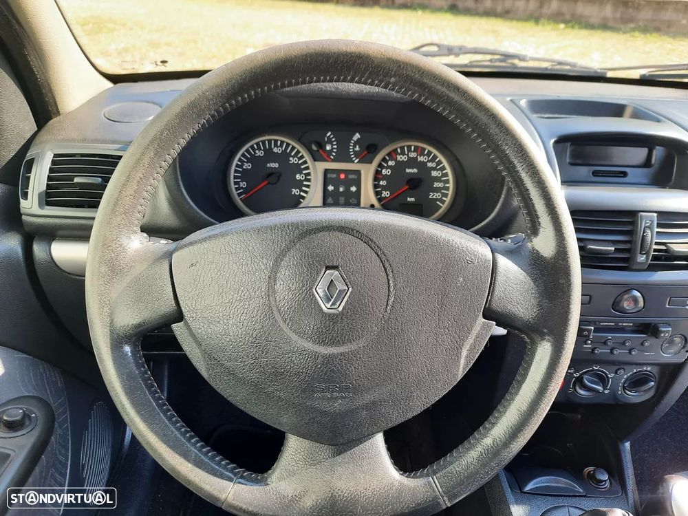 Renault Clio 1.2 16V Confort Privilège - 8
