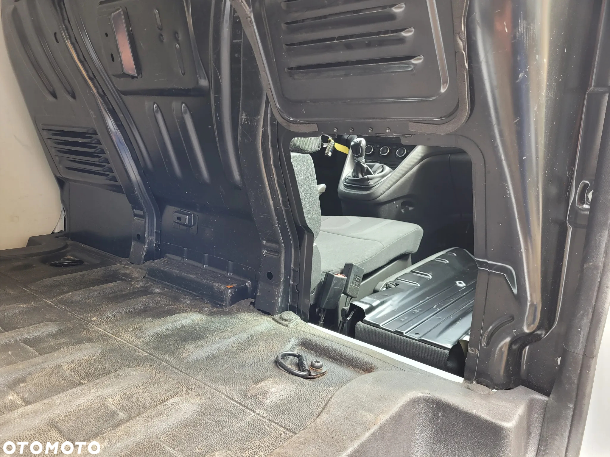 Ford Transit Connect - 21