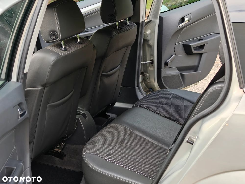 Opel Astra 1.7 CDTI DPF Cosmo - 12