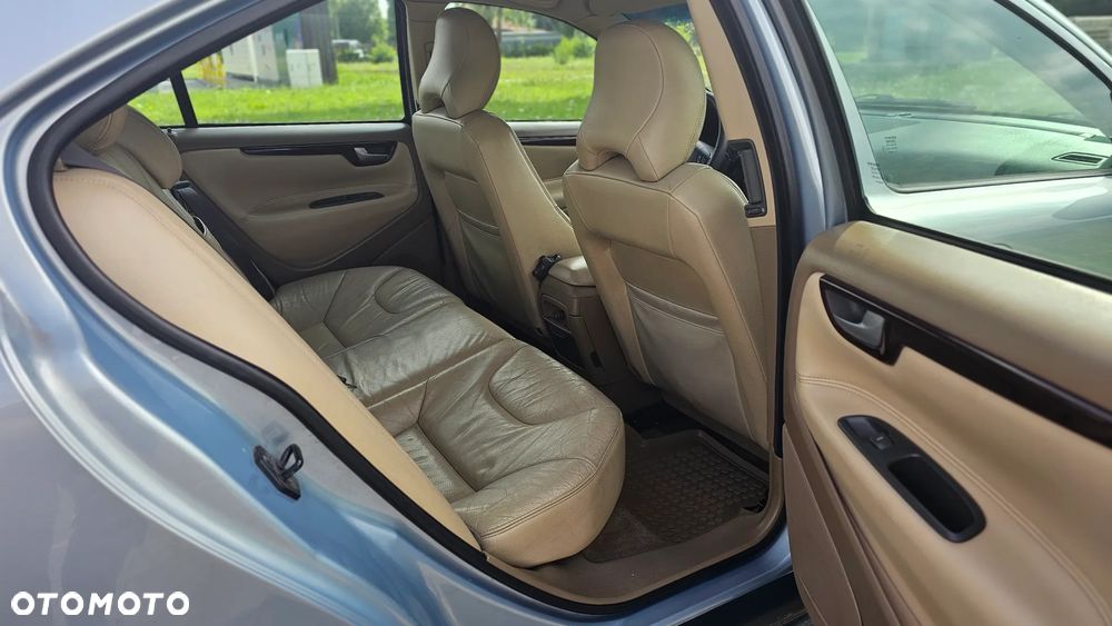 Volvo S60 2.4 Comfort - 11