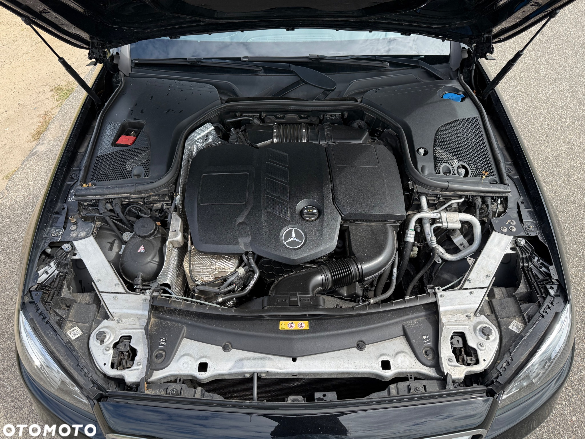 Mercedes-Benz Klasa E 220 d 4Matic T 9G-TRONIC Avantgarde - 14