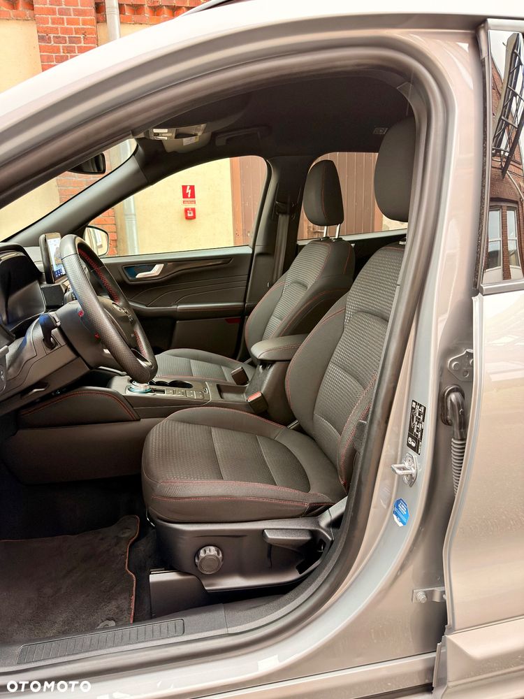 Ford Kuga 2.5P PHEV FWD ST-Line X - 18