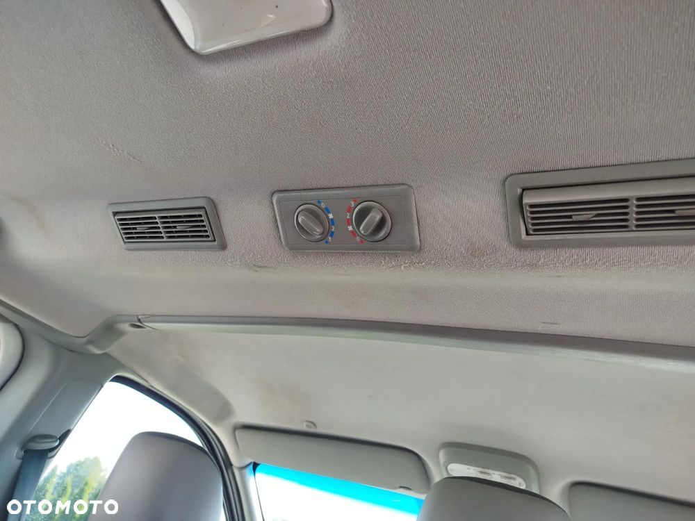 Opel Vivaro - 10