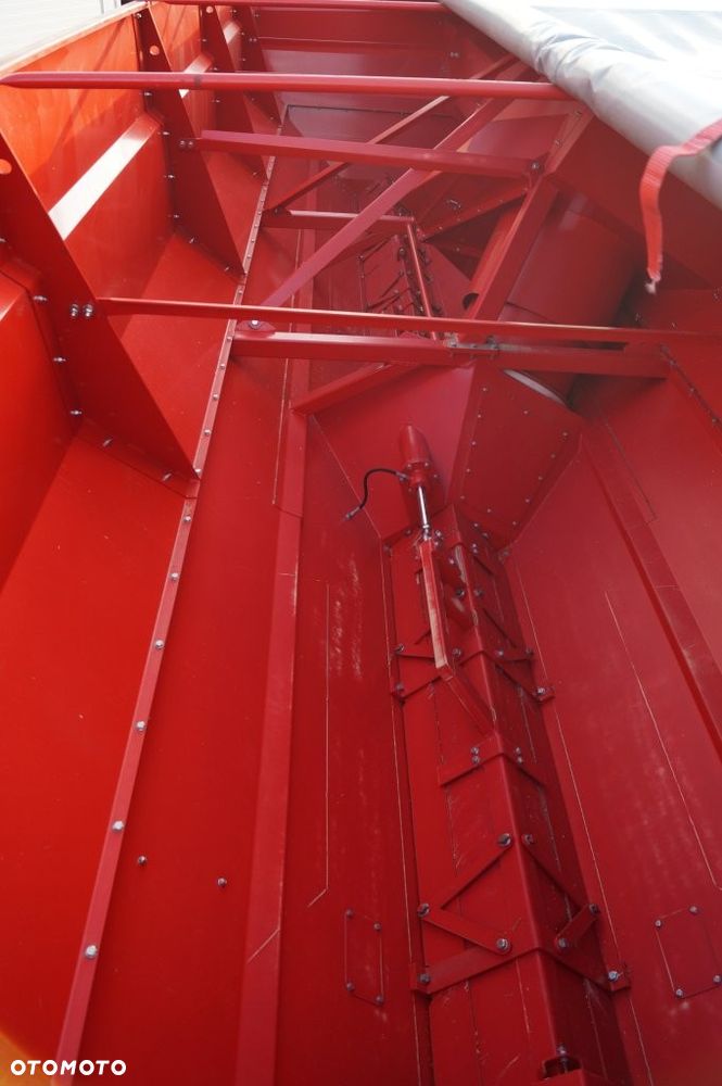 Perard Wóz Przeładowczy INTERBENNE 52 – 52 000 L – QUADREM – ZAWIESZENIE HYDRAULICZNE – 4 OSIE - 14