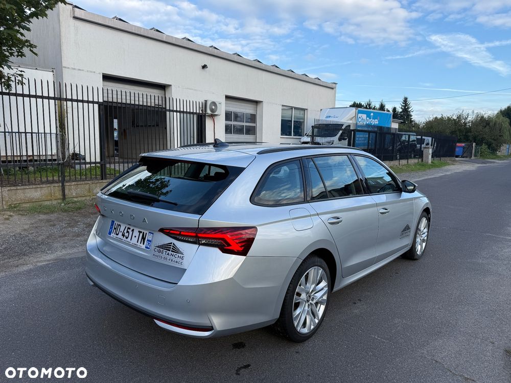 Skoda Octavia 2.0 TDI SCR Clever DSG - 4