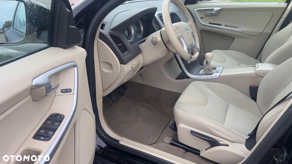 Volvo XC 60 D5 AWD RDesign - 25