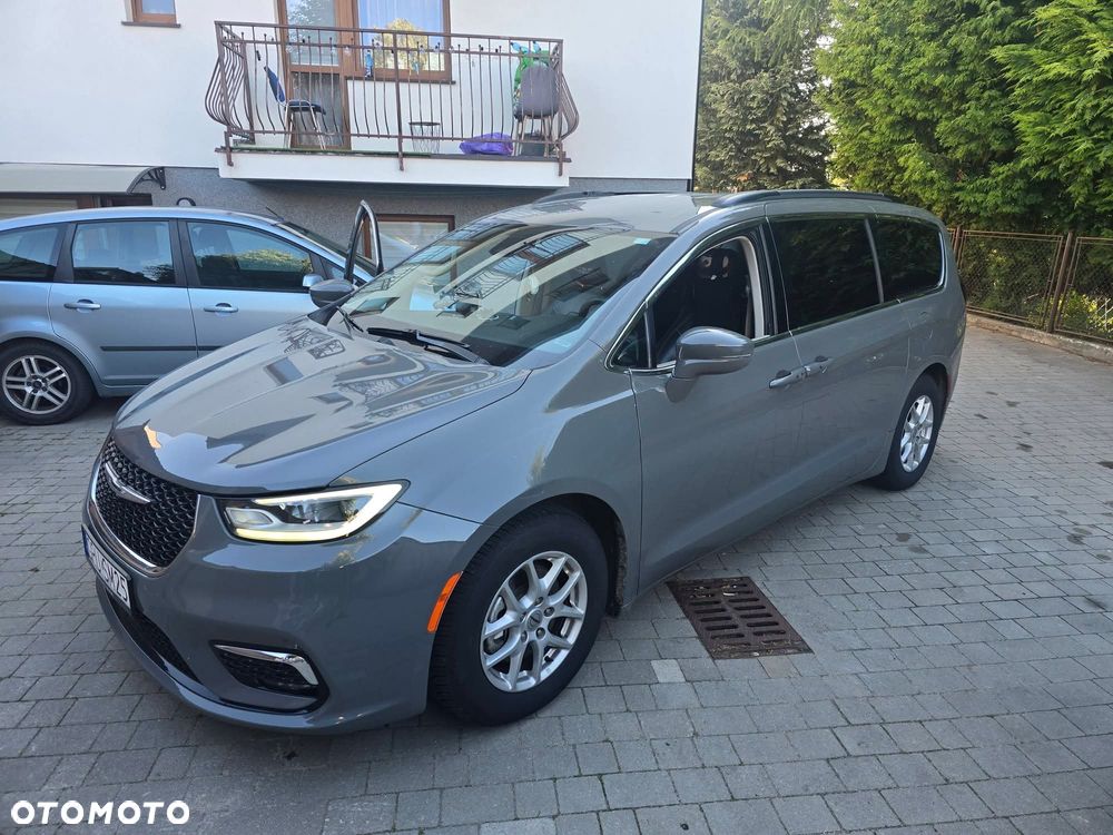 Chrysler Pacifica - 8
