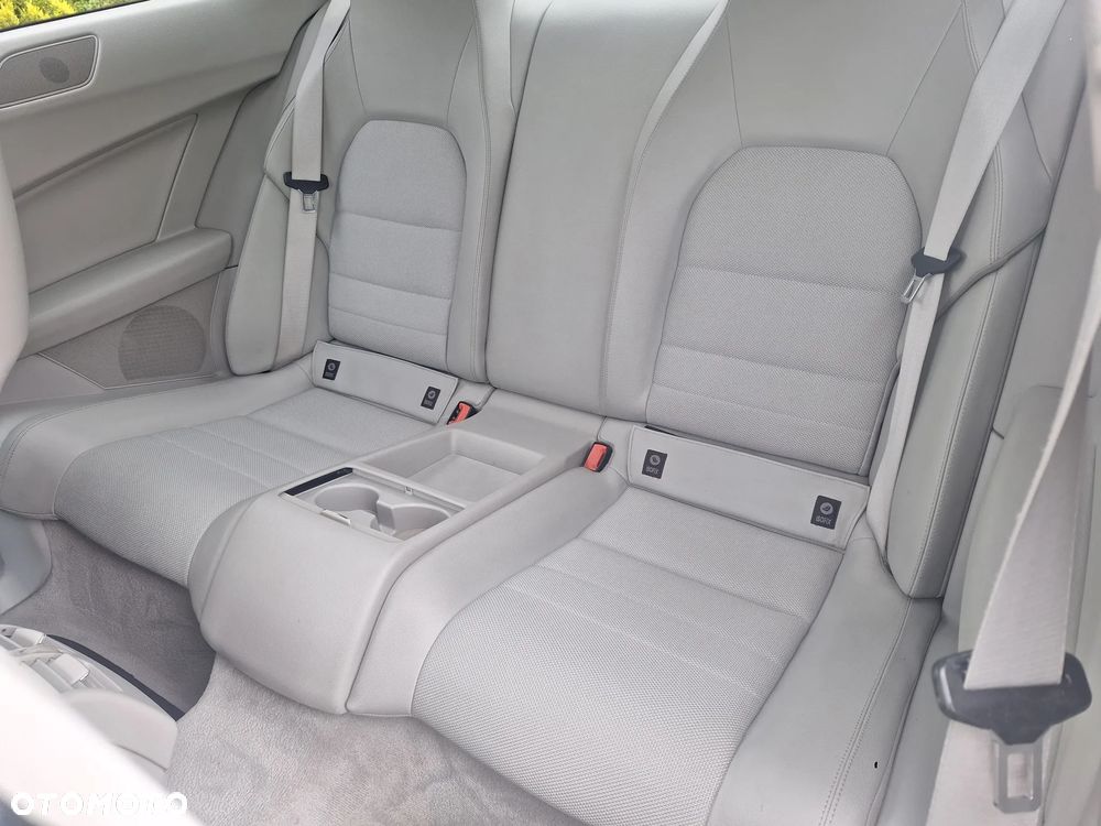 Mercedes-Benz Klasa C 180 Coupe BlueEFFICIENCY 7G-TRONIC - 17
