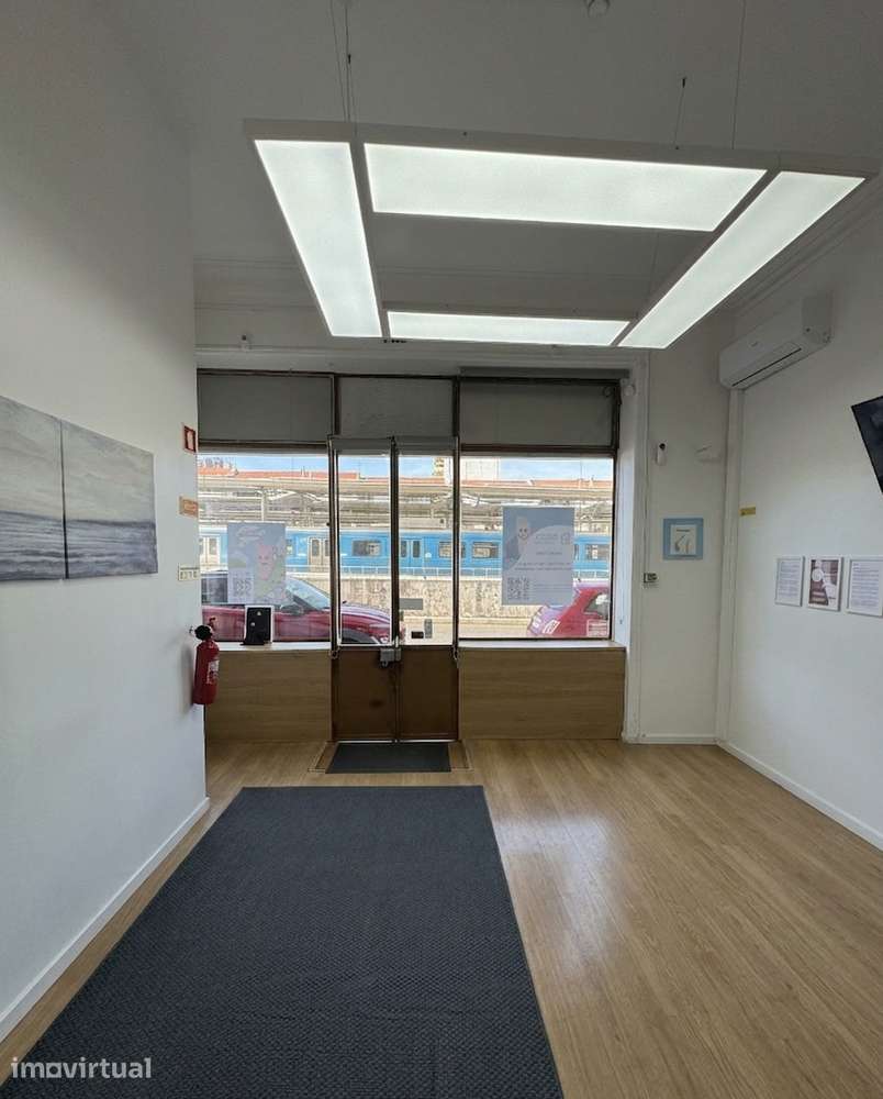 Loja no Areeiro junto a Roma-Areeiro | 78 m² | Excelente Visibilidade - Grande imagem: 2/11