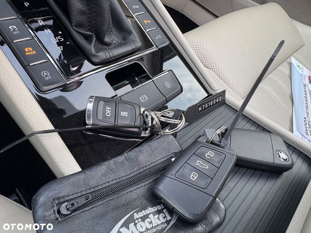 Skoda Superb 2.0 TDI 4x4 DSG L&K - 33