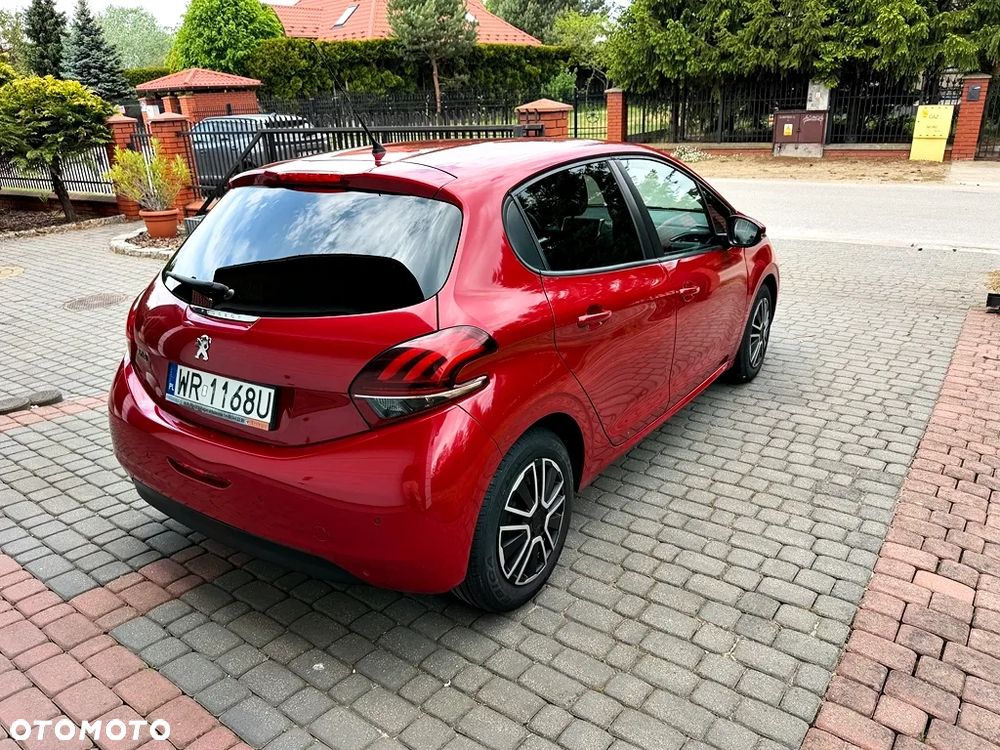 Peugeot 208 1.2 PureTech Allure - 12