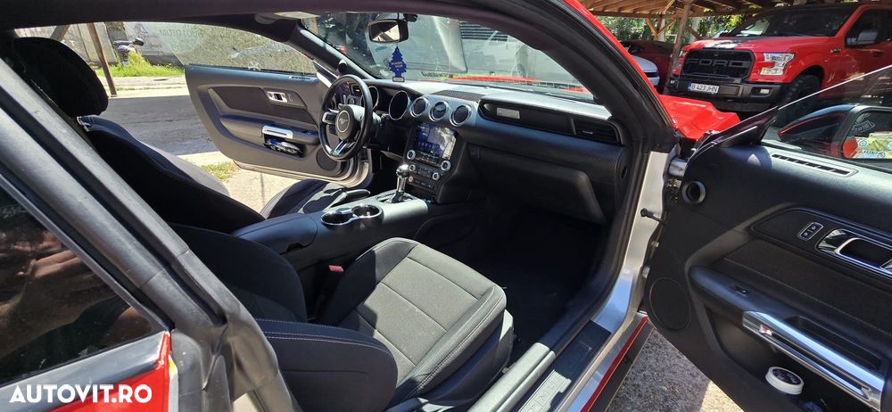 Ford Mustang - 9