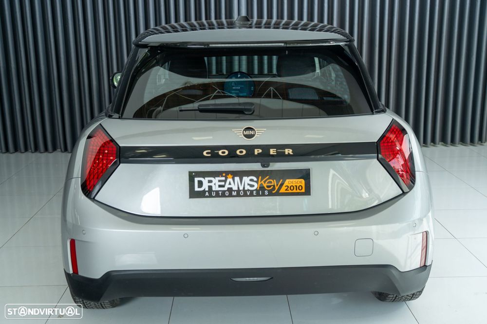 MINI 3 Portas Cooper E Essential - 13