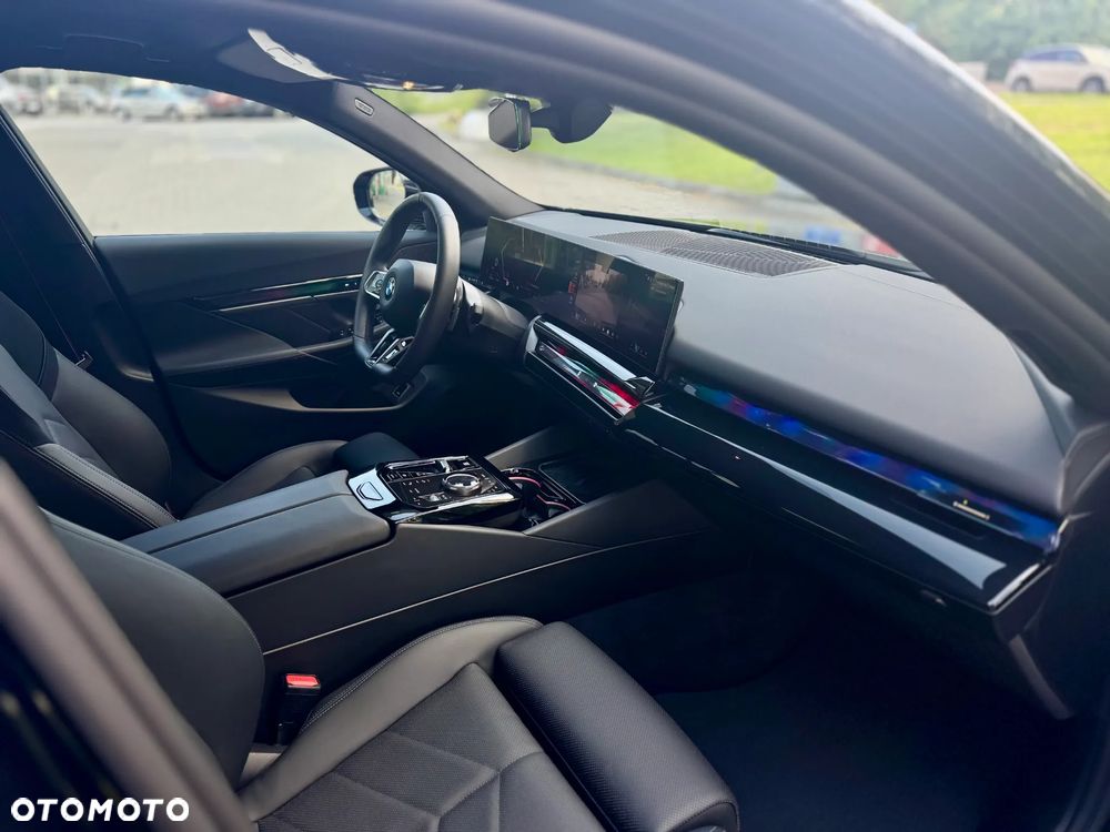 BMW Seria 5 520d xDrive mHEV M Sport - 17