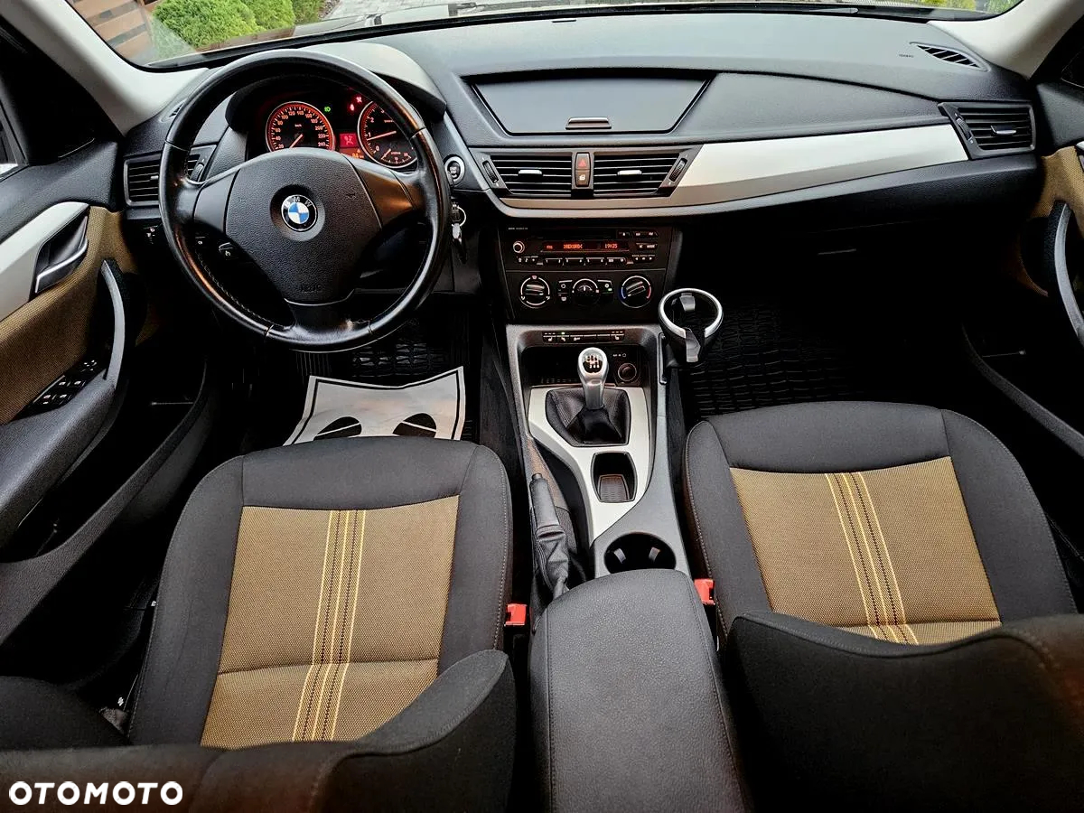 BMW X1 sDrive18i - 19
