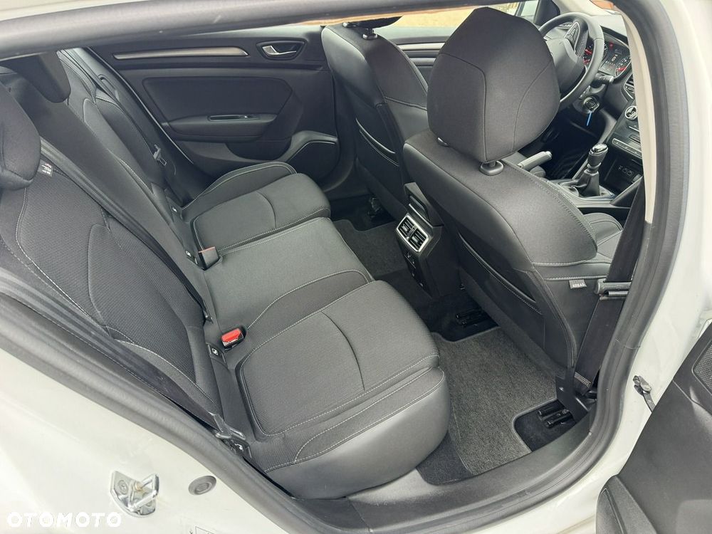 Renault Megane 1.5 Blue dCi Business - 12
