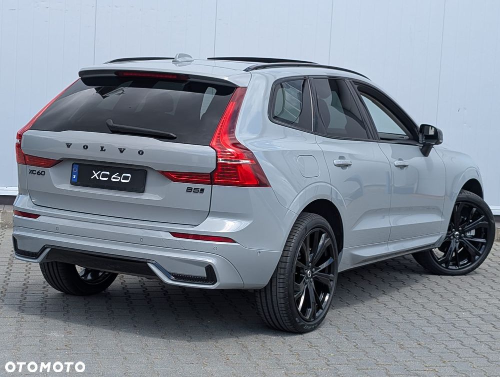 Volvo XC 60 B5 B AWD Plus Dark - 3