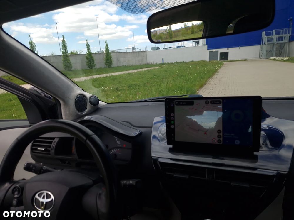 Toyota iQ 1.0 Luna CVT - 12