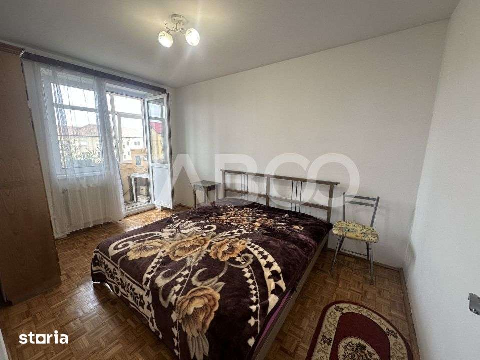 Apartament decomandat 3 camere etaj 4 zona Rahovei Sibiu — fotografia 2
