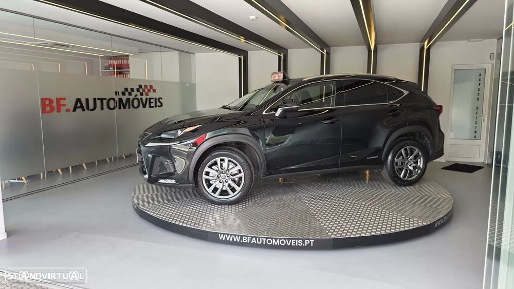 Lexus NX 300h Executive - 13