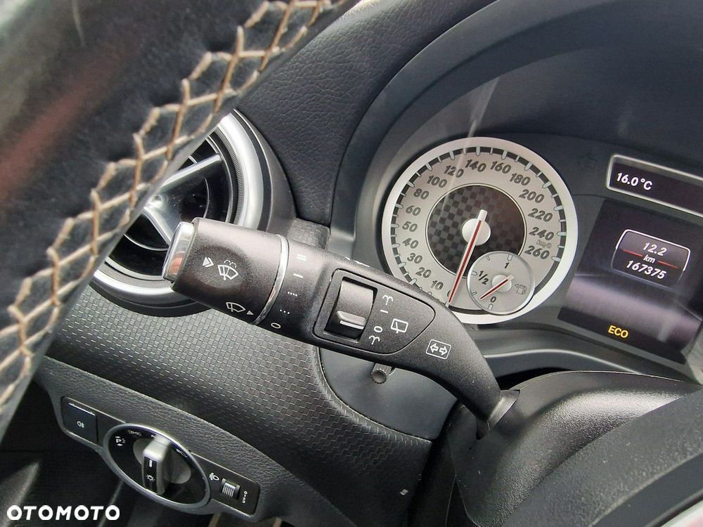 Mercedes-Benz Klasa A 180 (BlueEFFICIENCY) Urban - 34