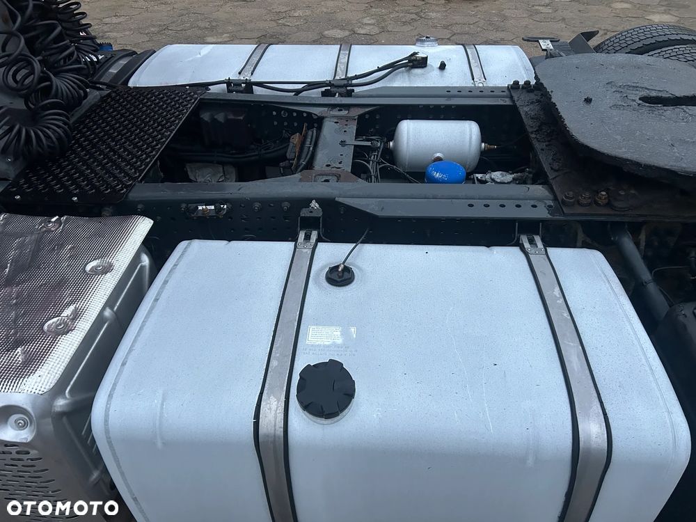 Iveco STRALIS 460 KM ACC / MEGA / LOW DECK / HI-WAY EURO 6 / 2016 ROK / DUŻE ZBIORNIKI PALIWA 1350 L / PRZÓD i TYŁ NA PODUSZCE / PRZEBIEG 864 324 KM !! - 10