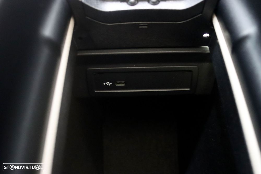 Mercedes-Benz EQB 300 4Matic - 33