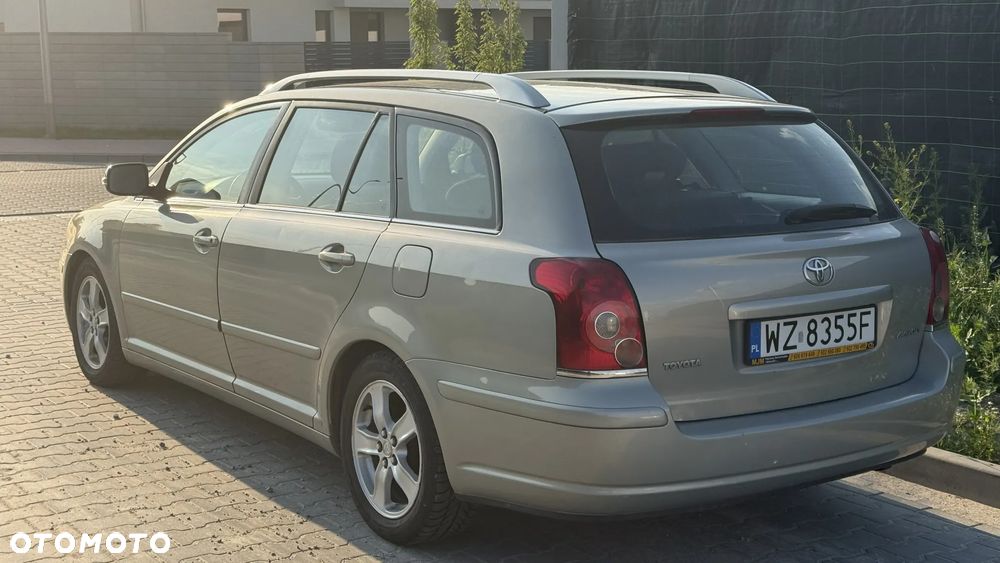Toyota Avensis 1.8 VVT-i Sol - 4