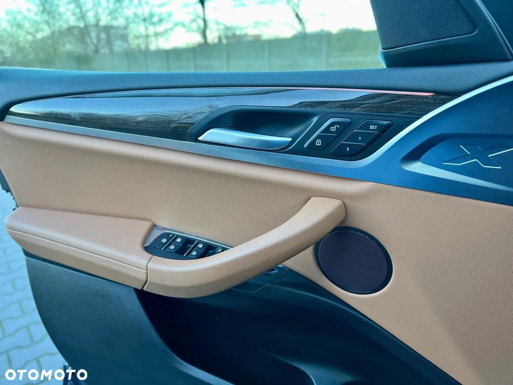 BMW X3 xDrive30i Advantage - 23