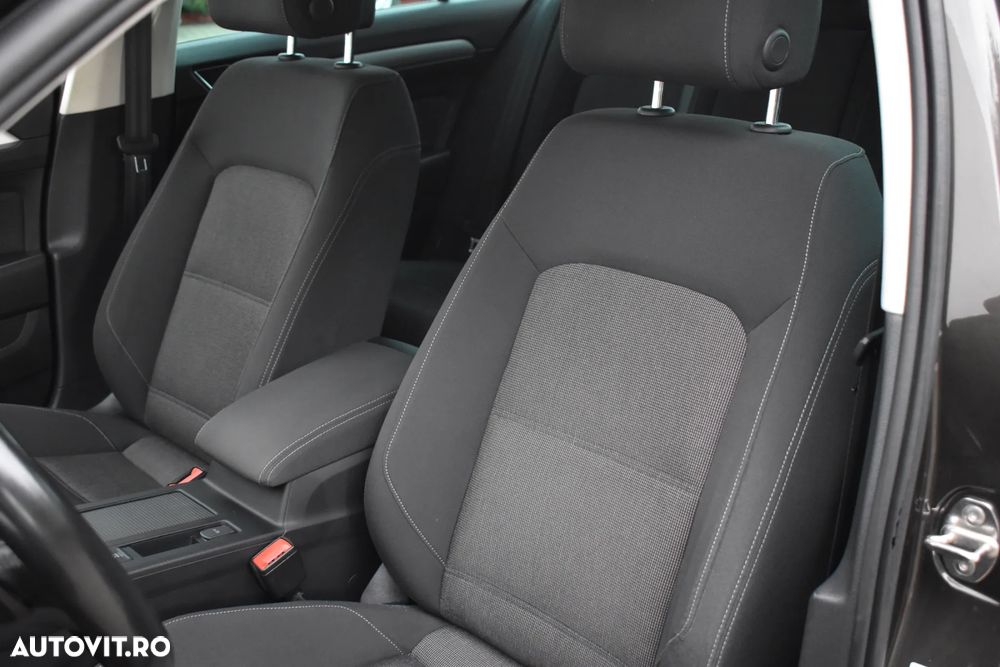 Volkswagen Passat 2.0 TDI SCR DSG Comfortline - 11