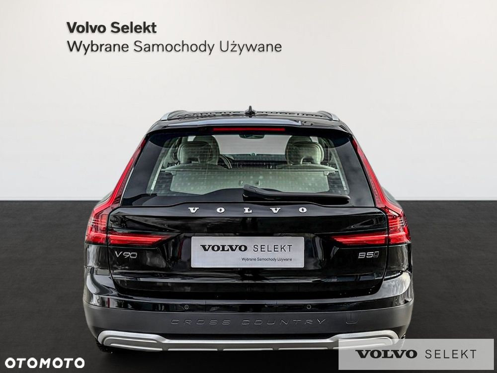 Volvo V90 Cross Country - 8