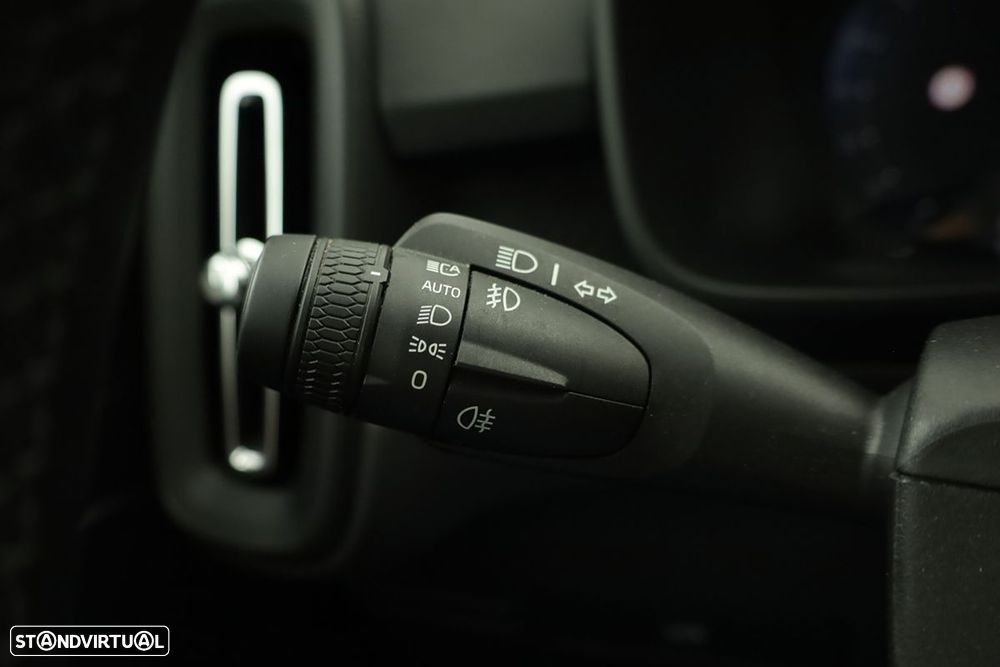 Volvo XC 40 2.0 B3 Essential - 16