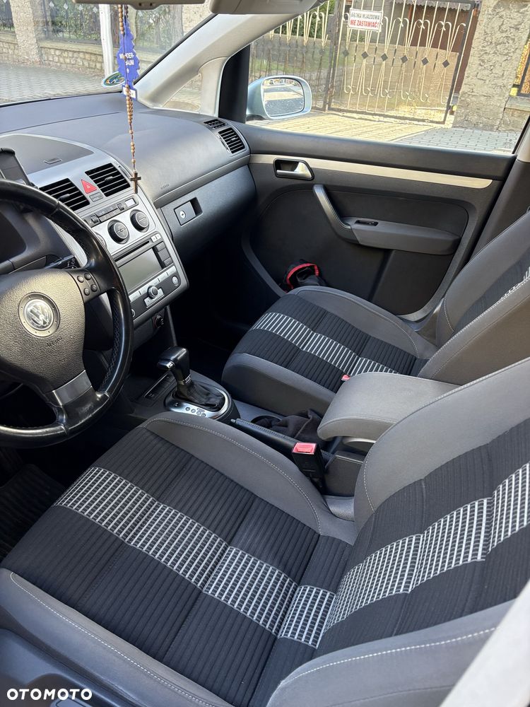 Volkswagen Touran - 8