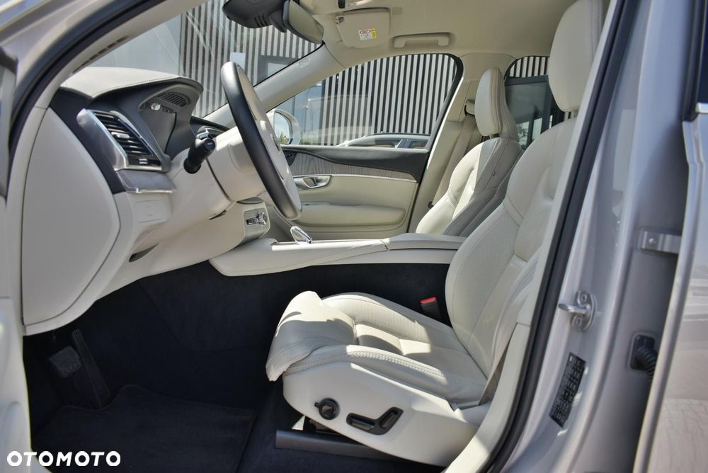 Volvo XC 90 - 23
