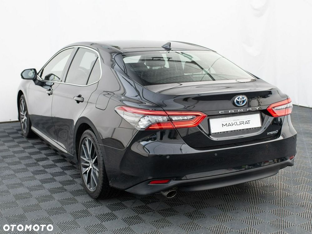 Toyota Camry - 5