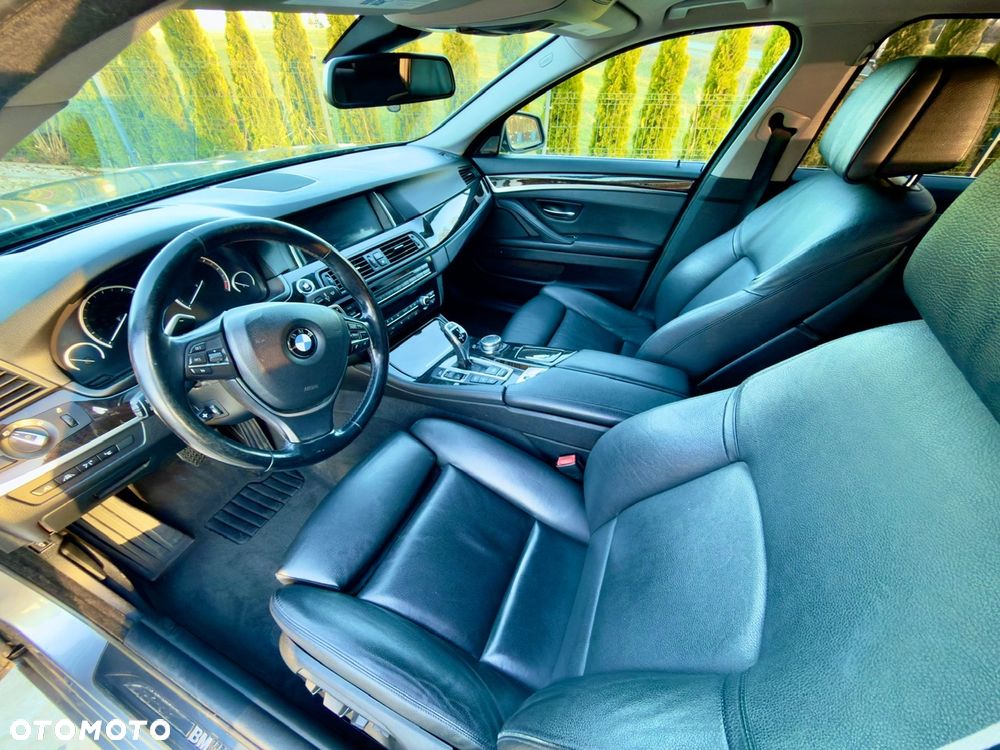 BMW Seria 5 528i xDrive Sport-Aut Luxury Line - 15