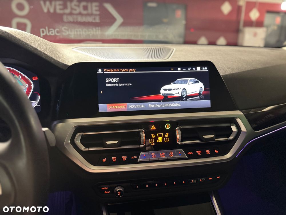 BMW Seria 3 320d - 32