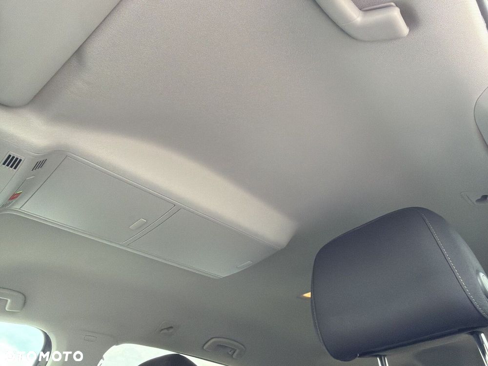 Volkswagen Touran 2.0 TDI BMT Comfortline DSG - 32