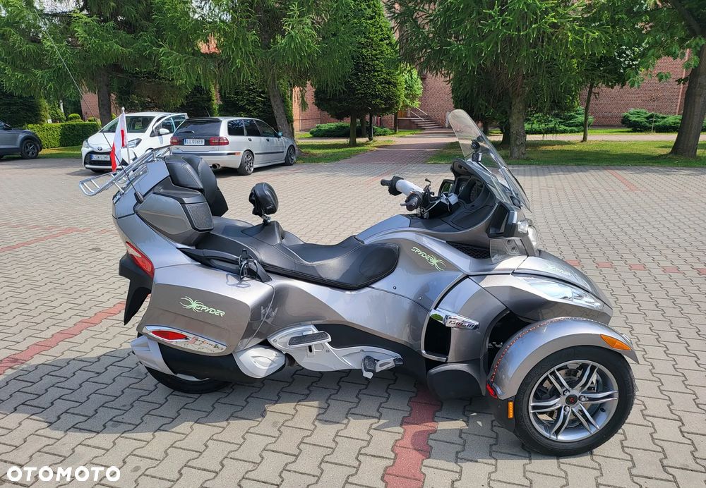 Can-Am Spyder - 9