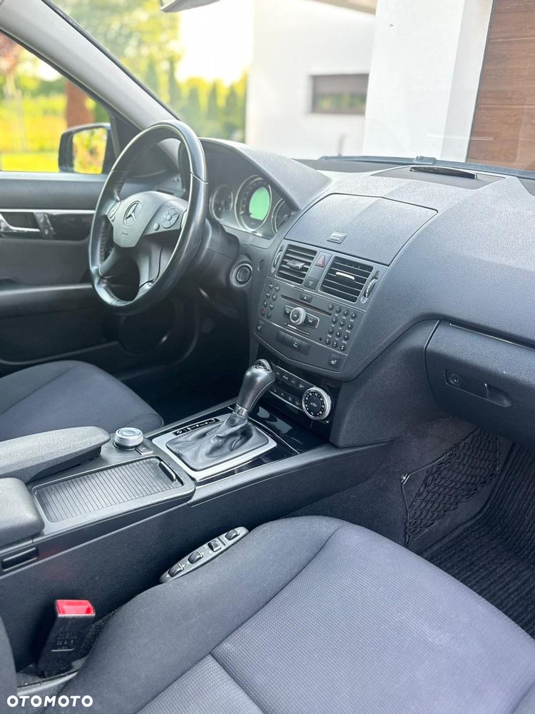Mercedes-Benz Klasa C 220 CDI DPF Automatik BlueEFFICIENCY Avantgarde - 21