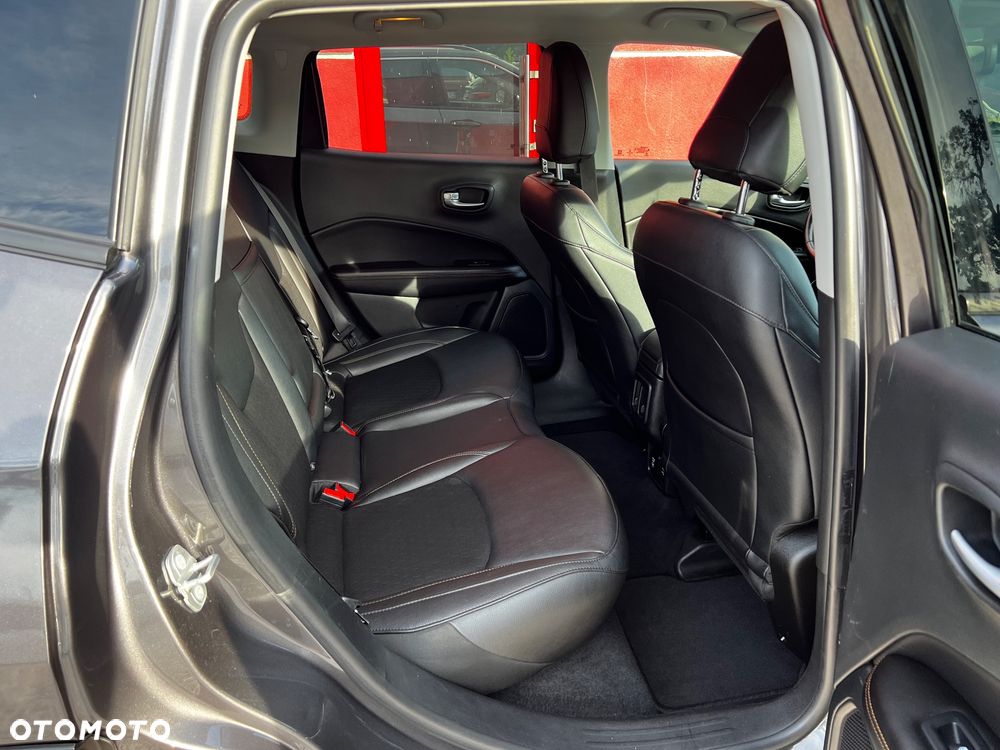 Jeep Compass - 26