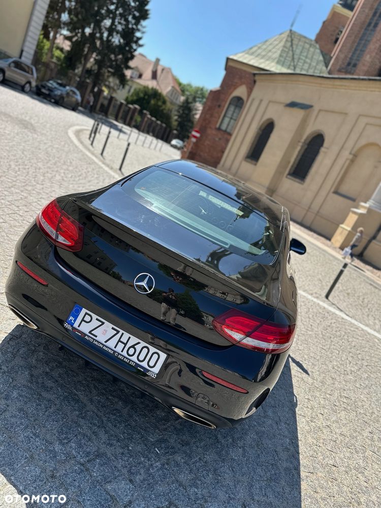Mercedes-Benz Klasa C 300 9G-TRONIC - 23