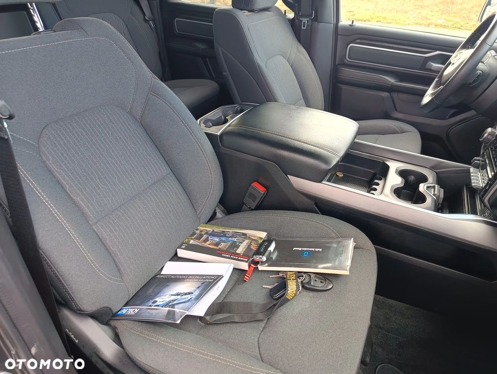 RAM 1500 Crew Cab Shortbed Bighorn - 19