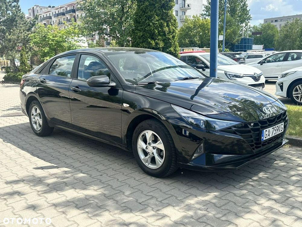 Hyundai Elantra - 3