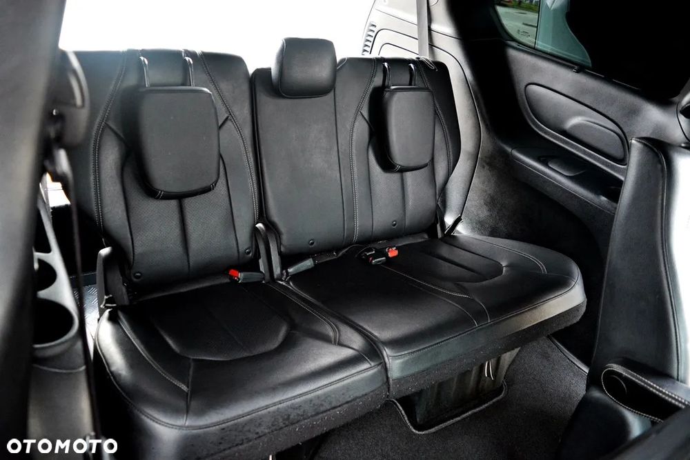 Chrysler Pacifica - 8