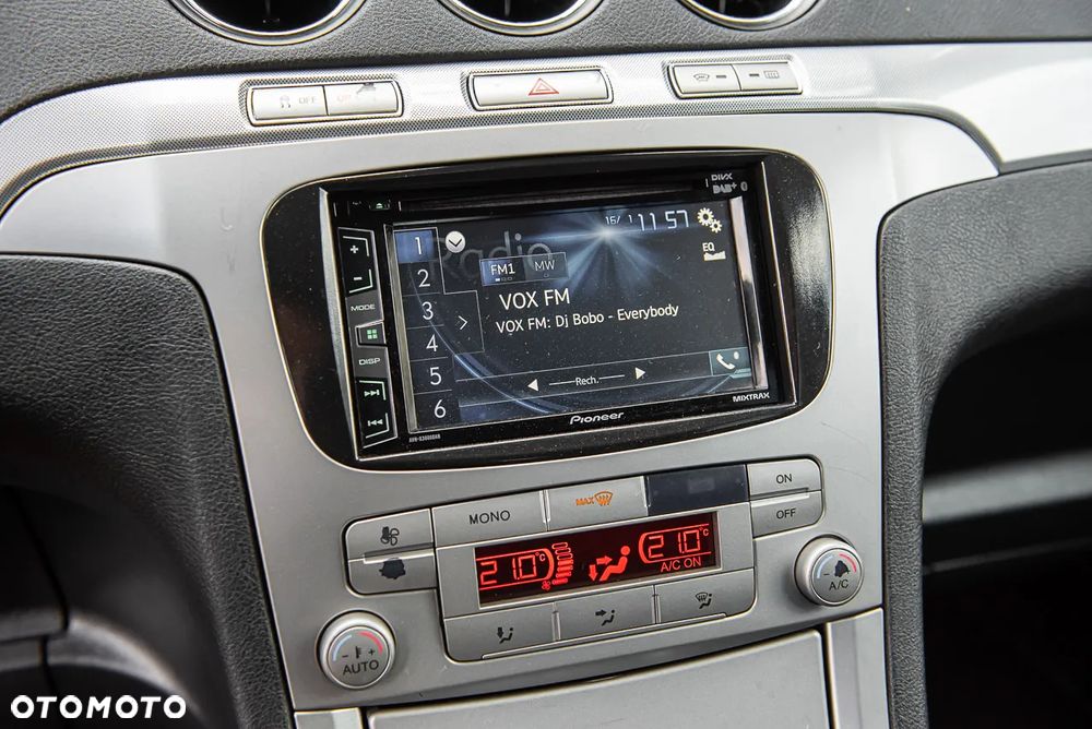 Ford Galaxy 2.0 Titanium - 21